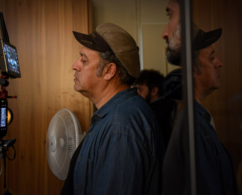 حسام فرهمند در پشت صحنه فیلم سینمایی رها (موی دخترم)